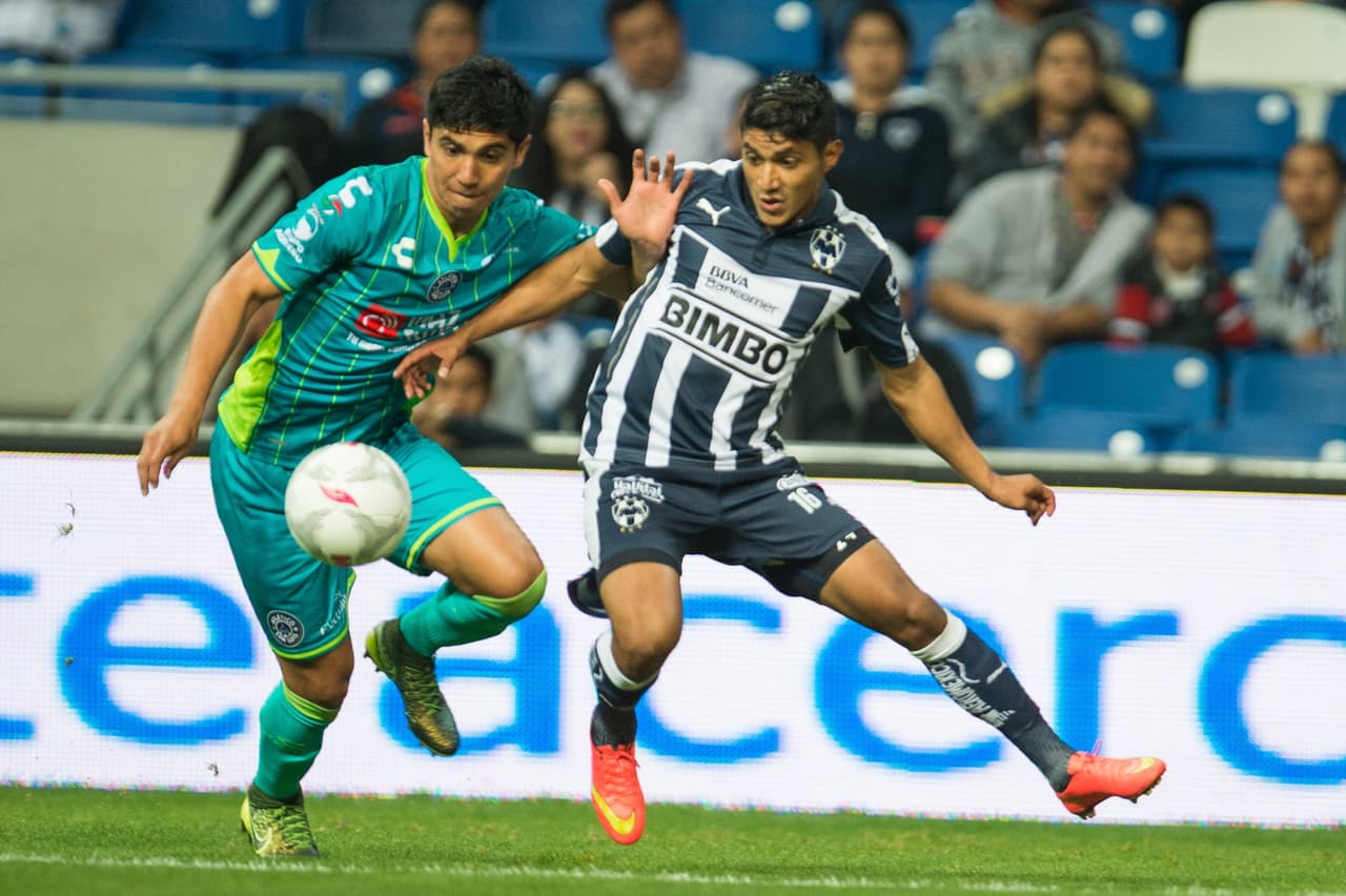 Otro defensor que sorprendió fue José Rivas, la “Palmera” fue convocado por Ferretti para los duelos de práctica previos a la Copa Concacaf. Luego de cubrir la ausencia de Juninho y Ayala con Tigres el defensor se ganó otra chance con la verde.