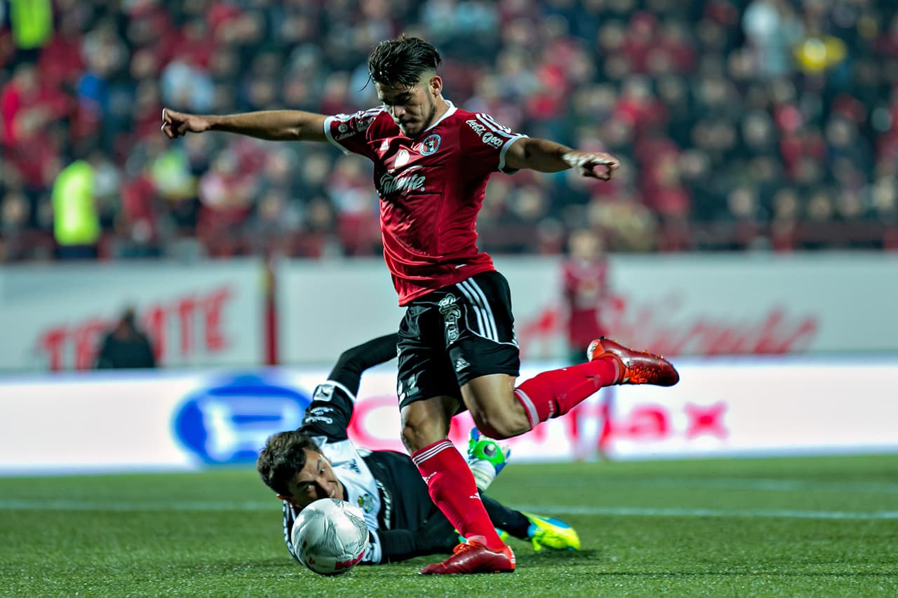 Otro que saltó a primera vista fue Henry Martin, el delantero de Xolos de Tijuana fue convocado por Ricardo Ferretti durante su interinato, pero una lesión lo alejó de hacer algo importante en su oportunidad.