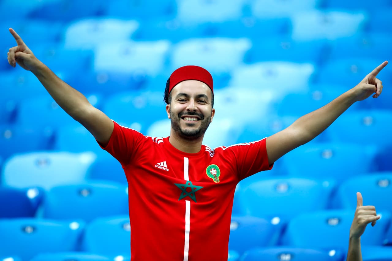 Con atuendos, felicidad y mucho colorido, los fanáticos de Marruecos y de Irán predieron la fiesta desde afuera de las canchas en el arranque del grupo B del Mundial de Rusia 2018.