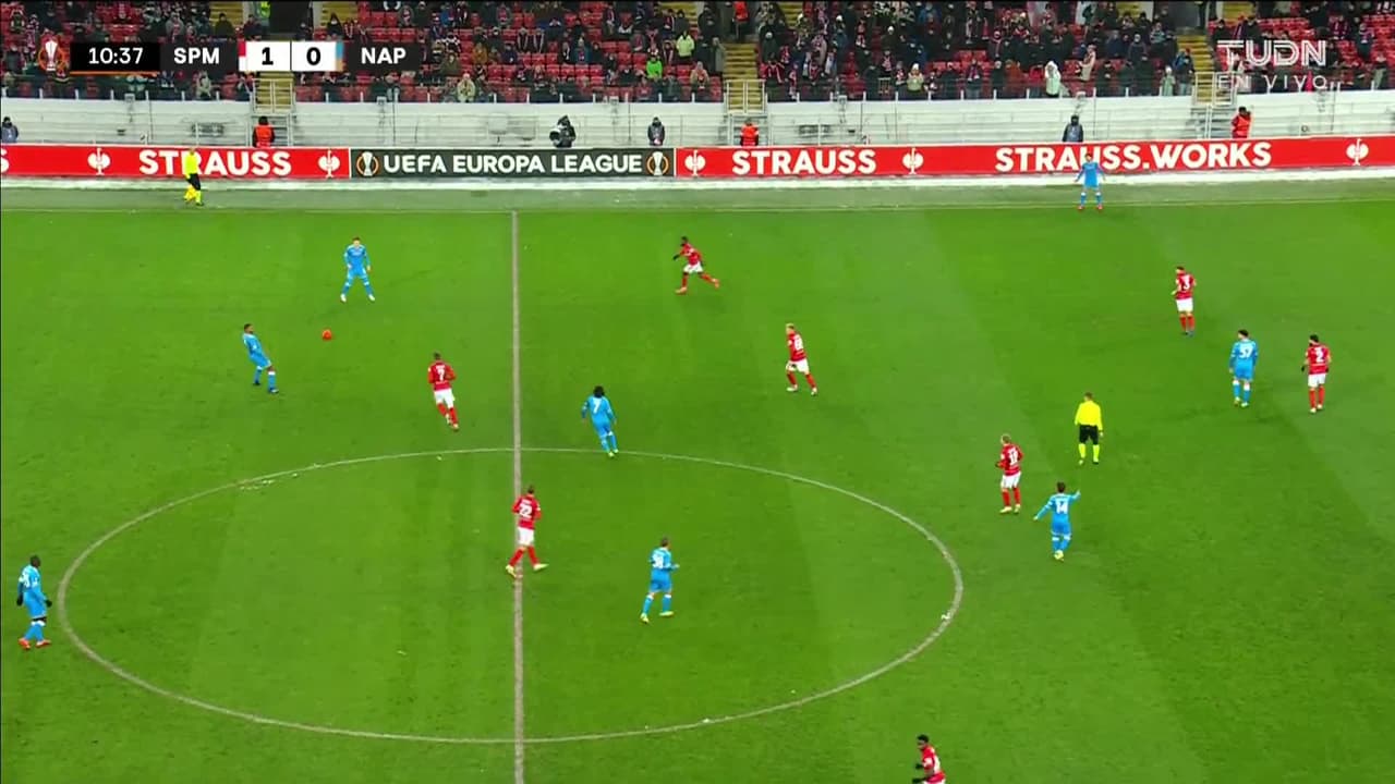 ¡TIRO ATAJADO! disparo por Victor Moses.