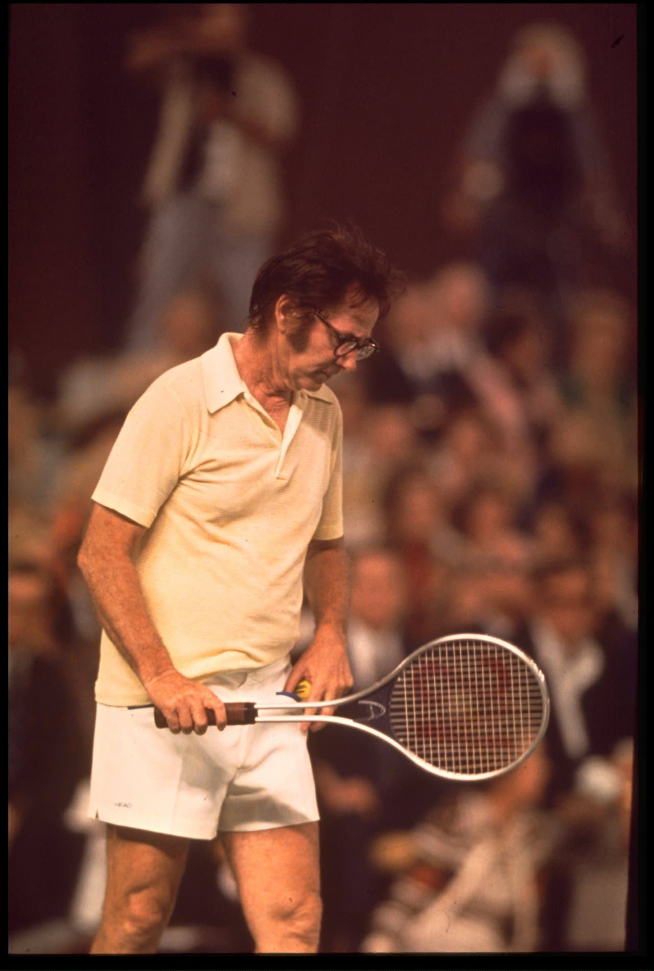 Riggs de 55 años de edad, ex campeón de Wimbledon, creía que aún podía ganar a cualquier jugadora de tenis.