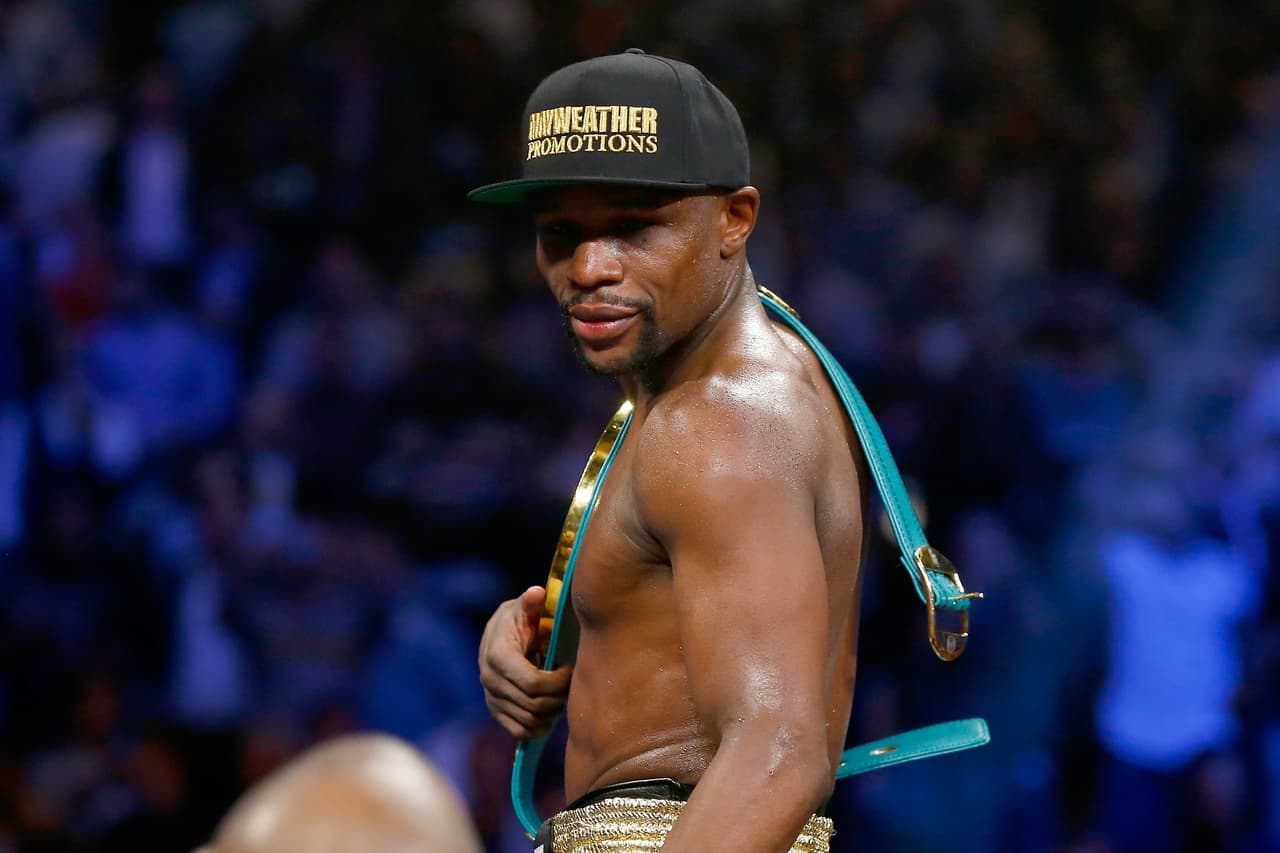 Finalmente Mayweather ha respondido que si se subiría al ring con Rousey, por supuesto sin dejar de lado su misoginia característica: “"Vamos a donar a caridad a cualquiera que sea la organización que ayuda a las mujeres que se parecen a los hombres".