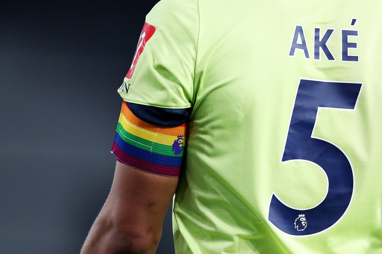 Por dos semanas, los partidos de la Premier League se llenarán de arcoíris para celebrar la campaña ‘Rainbow Laces’ como muestra de apoyo a la comunidad LGTB dentro y fuera del futbol, donde no haya discriminación y demostrar que el poder del futbol une a la gente.