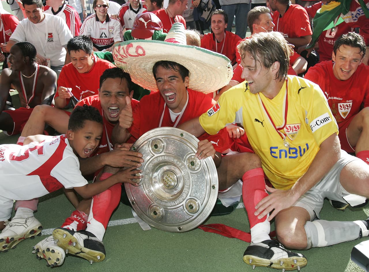 Stuttgart | La escuadra en la que militaran Ricardo Osorio y Pavel Pardo, ha conquistado la Bundesliga en tres ocasiones. Consiguieron su último título con los mexicanos entre sus filas.