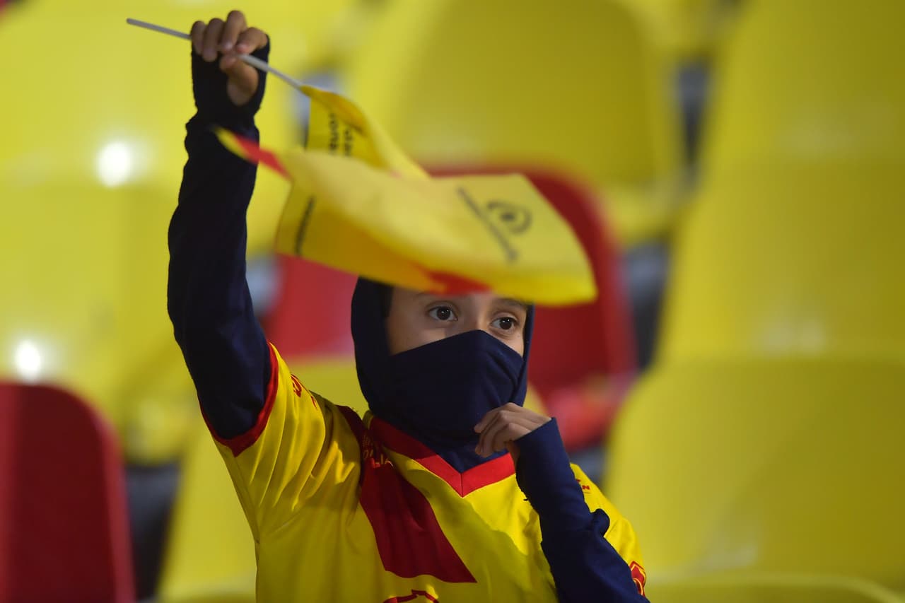 La afición de los Monarcas acudio al estadio sin importar las bajas temperaturas.