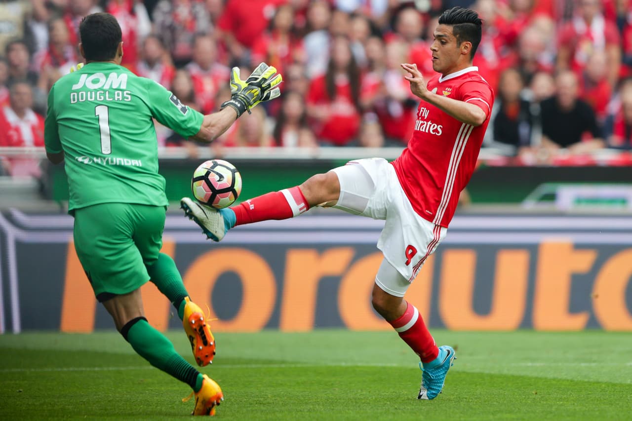 El mexicano Raúl Jiménez marcó el segundo tanto al minuto 16, el séptimo en su cuenta personal esta temporada.