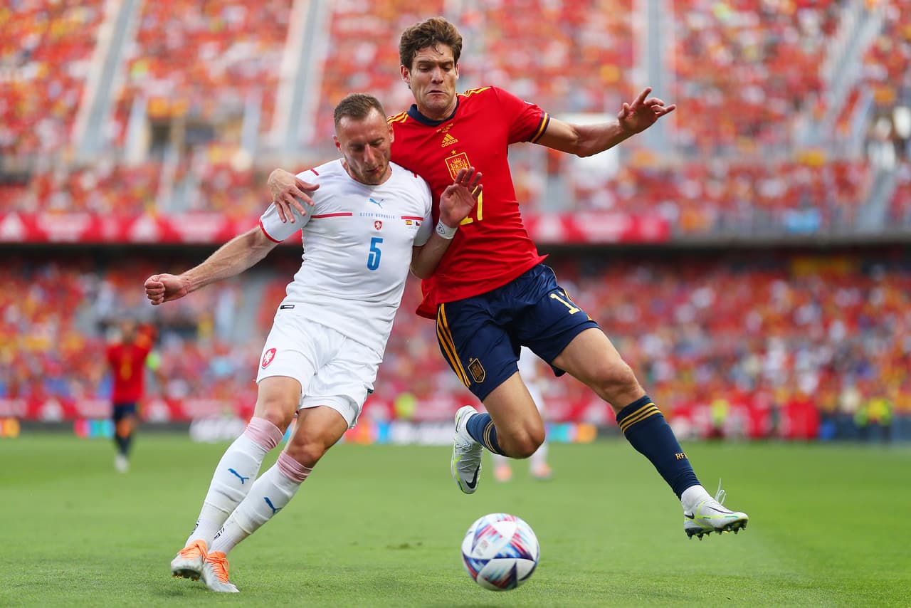 España se impuso sobre República Checa gracias a los goles de Carlos Soler y Pablo Sarabia.