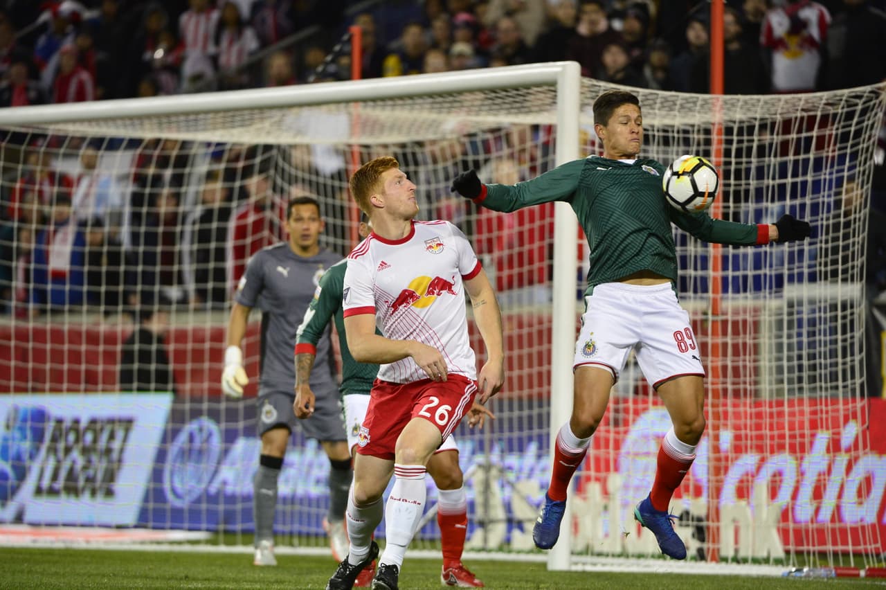 <b>2018</b>. Tras un apretado juego de Ida en la Semifinal en el que Chivas superó 1-0, con gol de Isaac Brizuela, al New York Red Bulls, el juego de Vuelta fue de tensión absoluta.