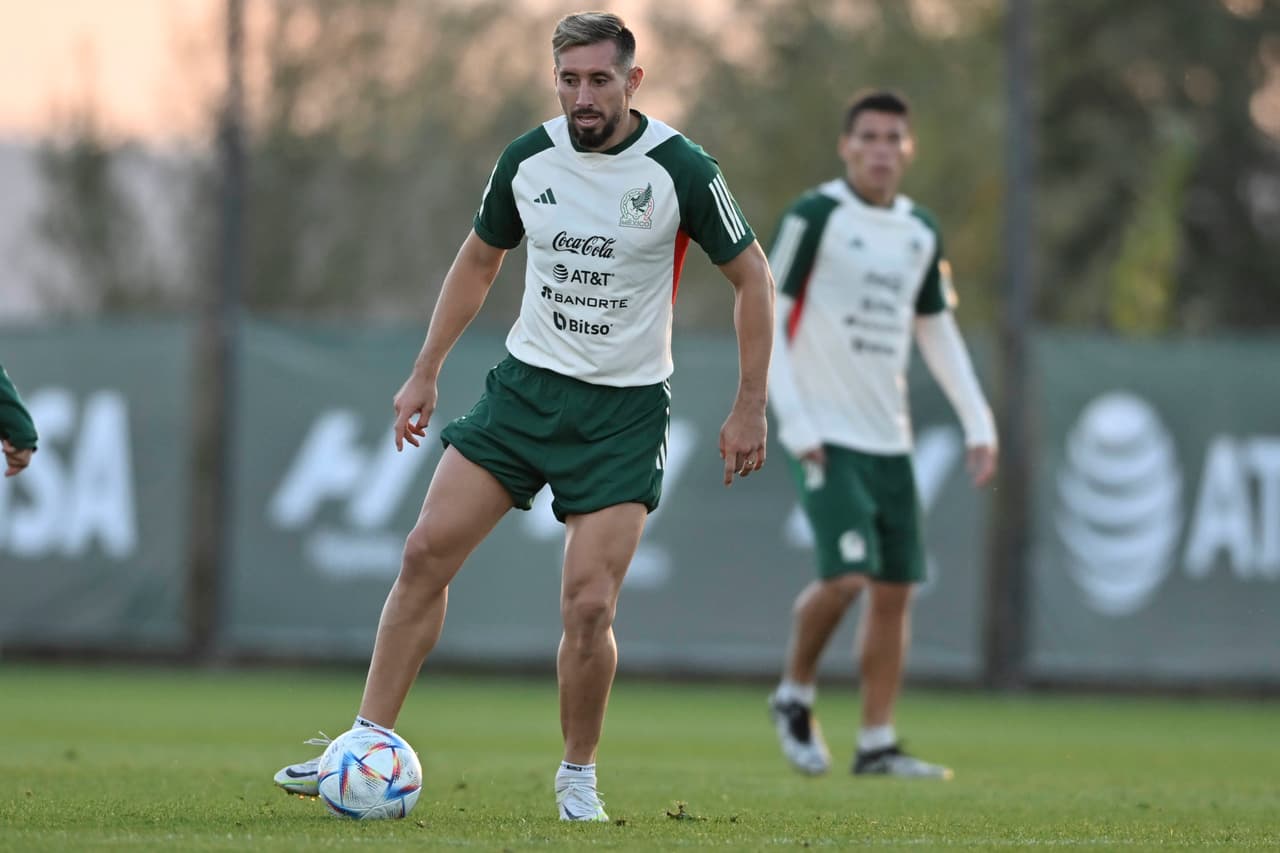 El mediocampista y Jugador Franquicia de Houston Dynamo FC se pone a punto junto a sus compañeros de la selección mexicana en Girona, España, antes de viajar a Qatar.