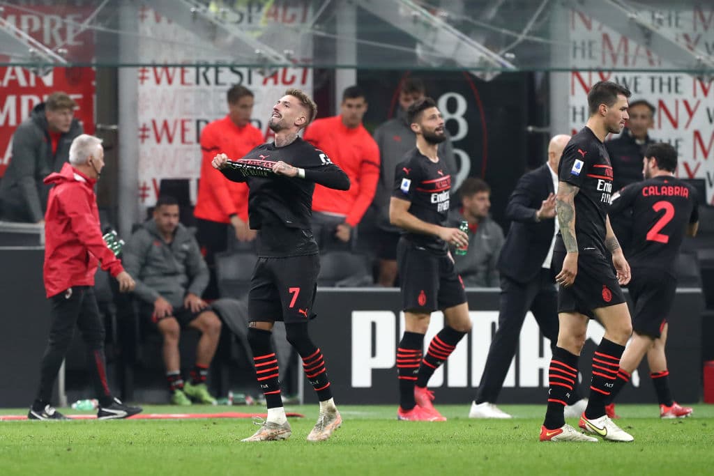 Parecía todo perdido para el Milán, pero sus jugadores comienzan a concetar y logran rescatar la victoria 3-2 sobre el Hellas Verona.