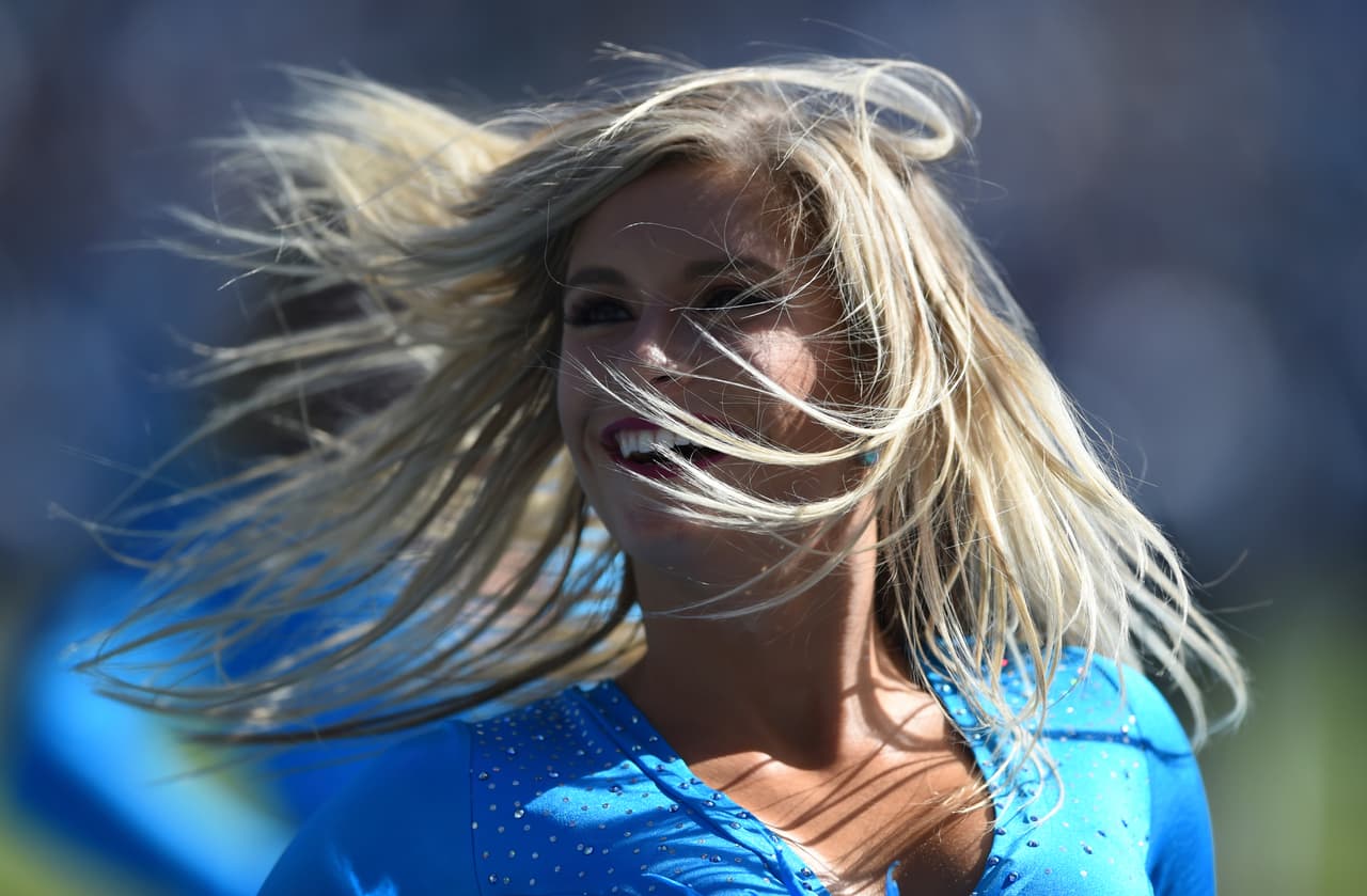 Las animadoras de los equipos del fútbol americano estadounidense le ponen un condimento especial a los encuentros de la NFL en los diferentes estadios en Estados Unidos.