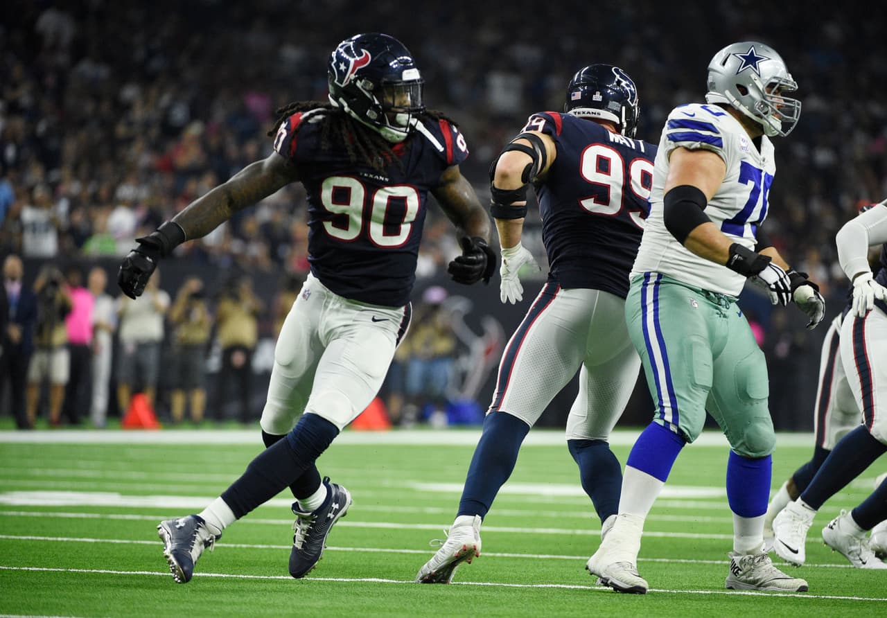 La defensa tuvo un papel crucial en el triunfo de los Texans, pues apenas le permitió 292 yardas totales a los Cowboys, mientras los locales generaron 462.
