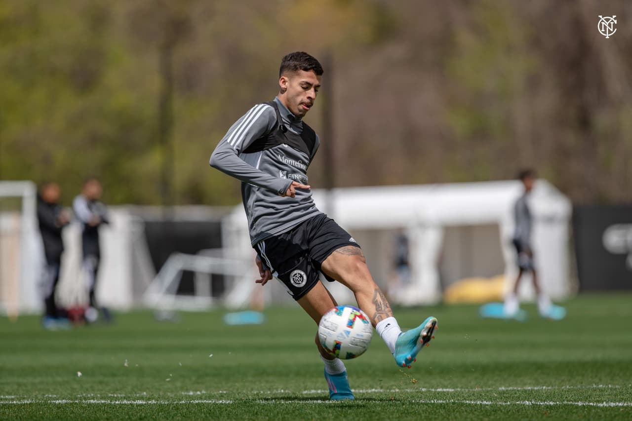 El brasileño Gabriel Pereira marcó su primer gol en la MLS en la victoria 5-4 de New York City FC sobre Toronto FC del pasado domingo.