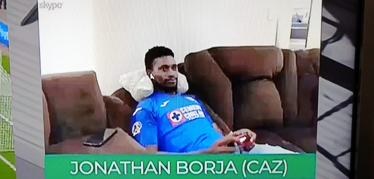 Llaman en redes 'pecho frío' a Jonathan Borja durante el eLigaMX