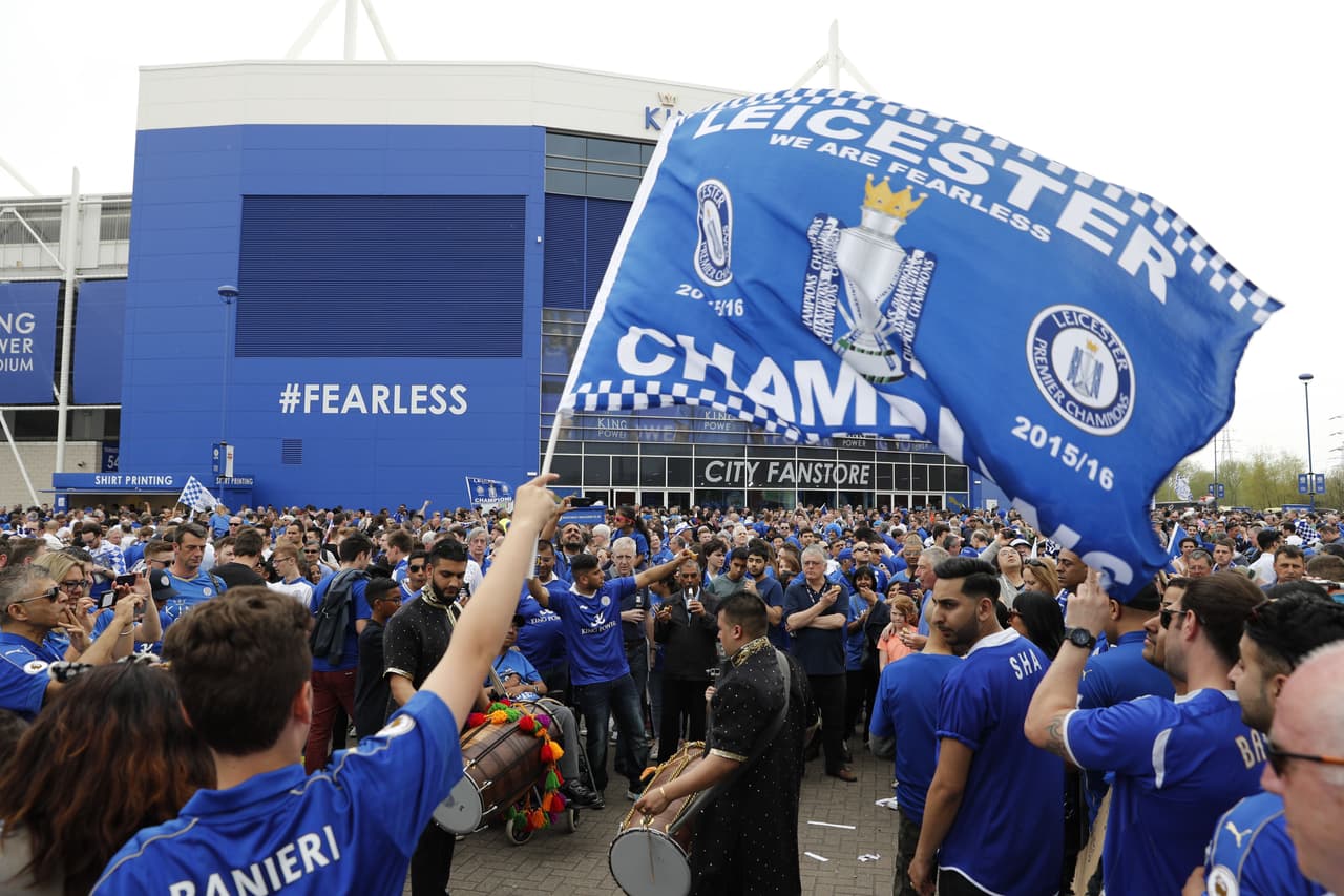 El Leicester vivió un día de fiesta celebrando su campeonato de la Premier.
