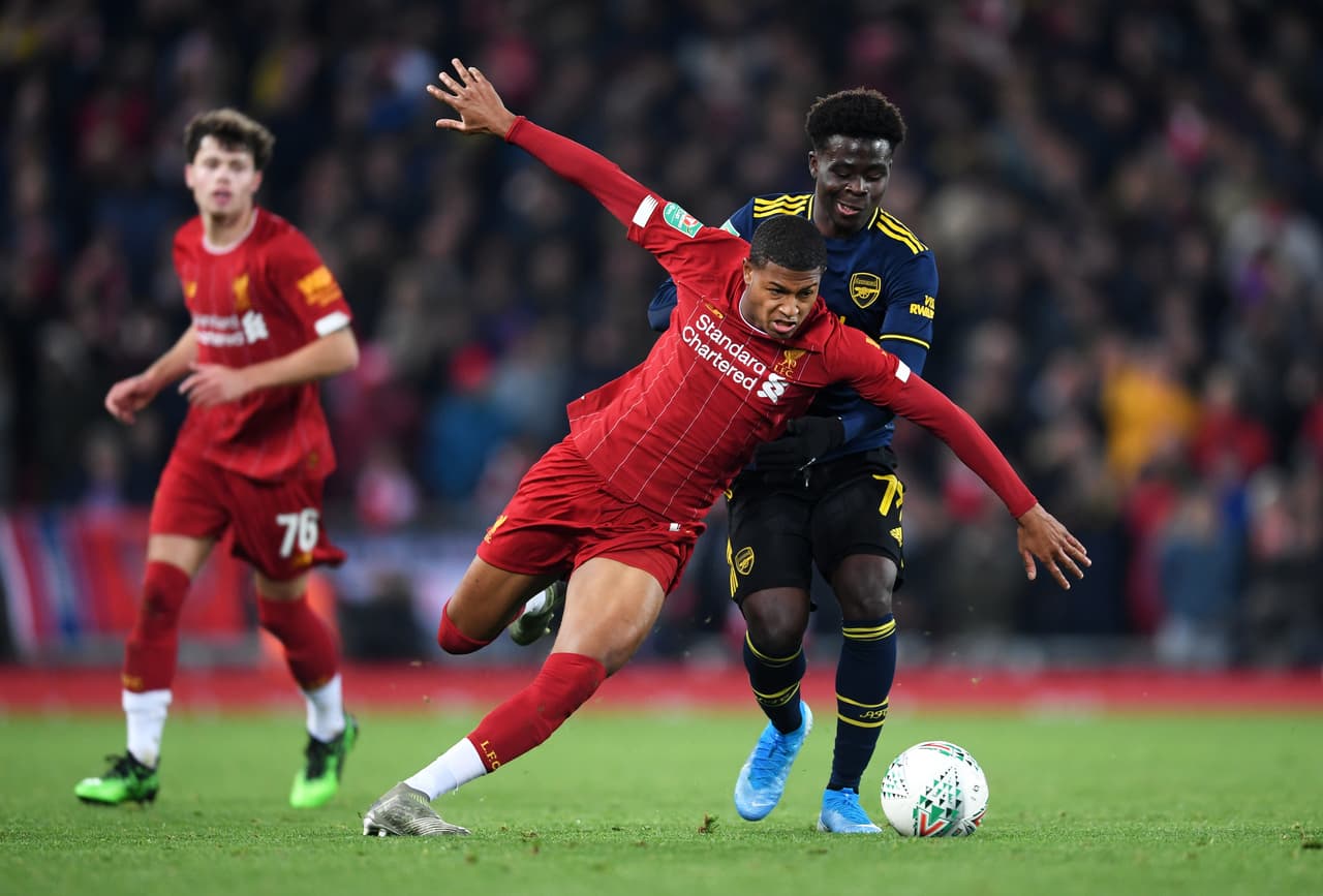 Liverpool vence en penales al Arsenal 5-4 después de un partido emocionante; los ‘Reds’ avanzan a cuartos de final de la Copa de la Liga.