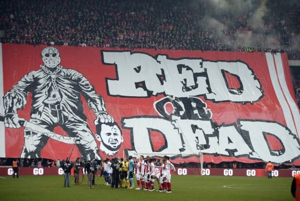 La bandera representa al jugador del Anderletch, Steven Defour.