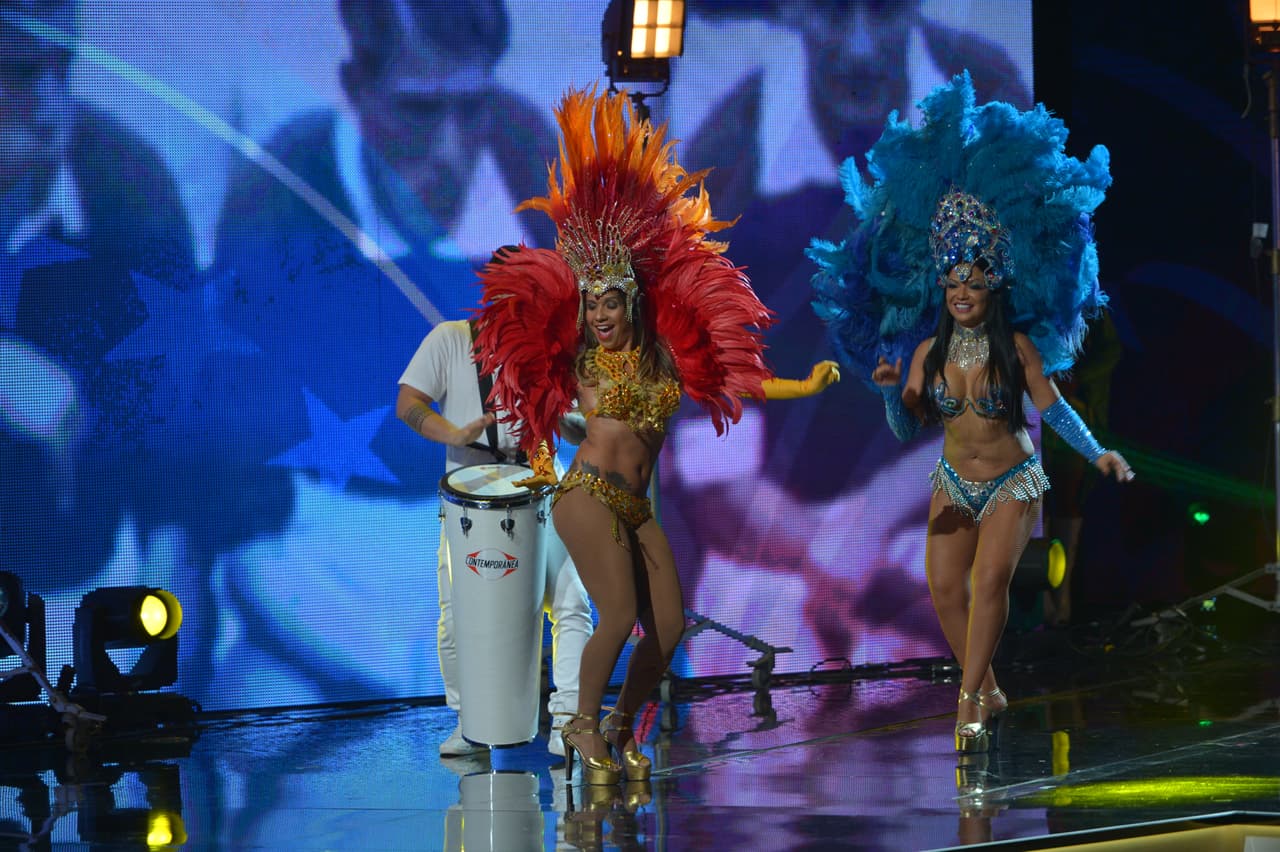 La samba y la batucada no podían fallar para terminar de prender al público.