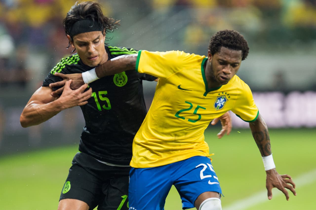 Gerardo Flores: El lateral se mostró más participativo y con mejor idea de juego que Corral. Sus arribos al frente acabaron con centros al área aunque con falta de tino para encontrar a sus compañeros pero terminó siendo opción para el ‘Piojo’. Calificación: 7.