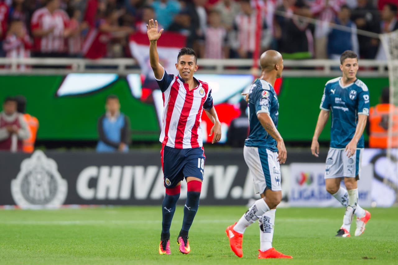 Chivas, luego de un muy sufrido juego ante Pumas en la jornada uno, logró ya su primer triunfo. El tanto ante Monterrey llegó por la vía de Néstor Calderón que se acopla cada día más al equipo y a sus necesidades. El conjunto dirigido por Matías Almeyda se ha quitado algo de presión y quizá pronto se verá su mejor versión.