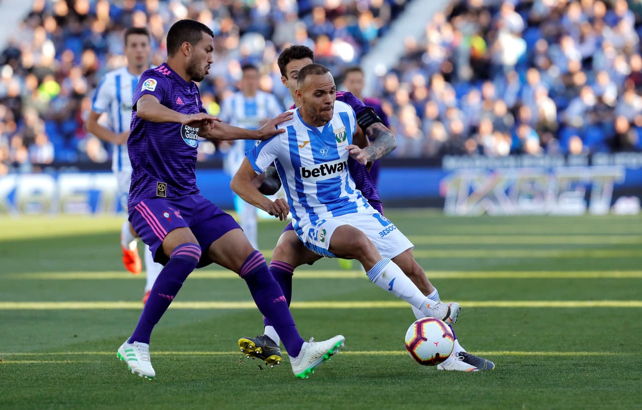 En Nesyri llega a Sevilla como reemplazo del Chicharito