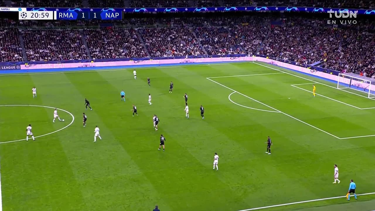 ¡GOL!  anota para Real Madrid. Jude Bellingham