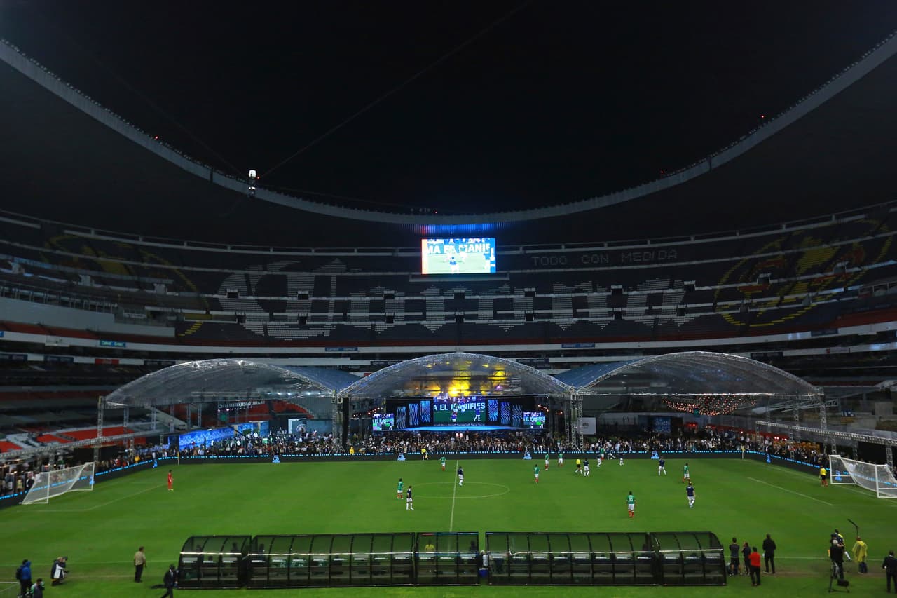 El juego fue a cuatro tiempos de 20 minutos y se realizó en el Estadio Azteca de la Ciudad de México.