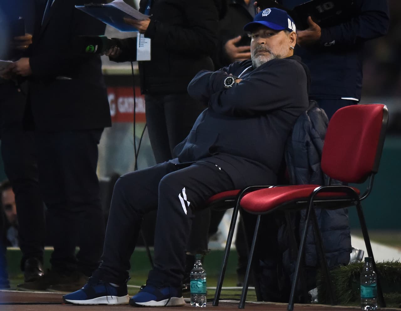 Penal polémico en contra del equipo del 10, Maradona se resigna pero lo cree injusto.