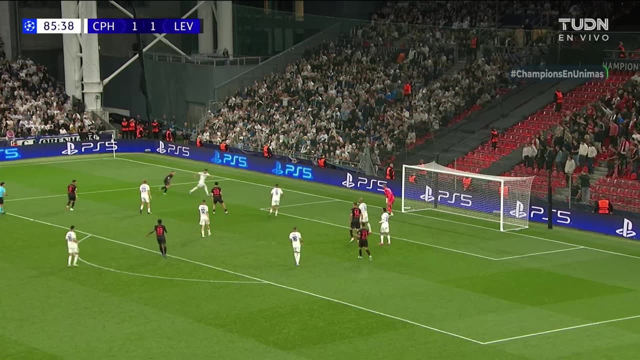 ¡GOL!  anota para FC Copenhagen. Robert Silva