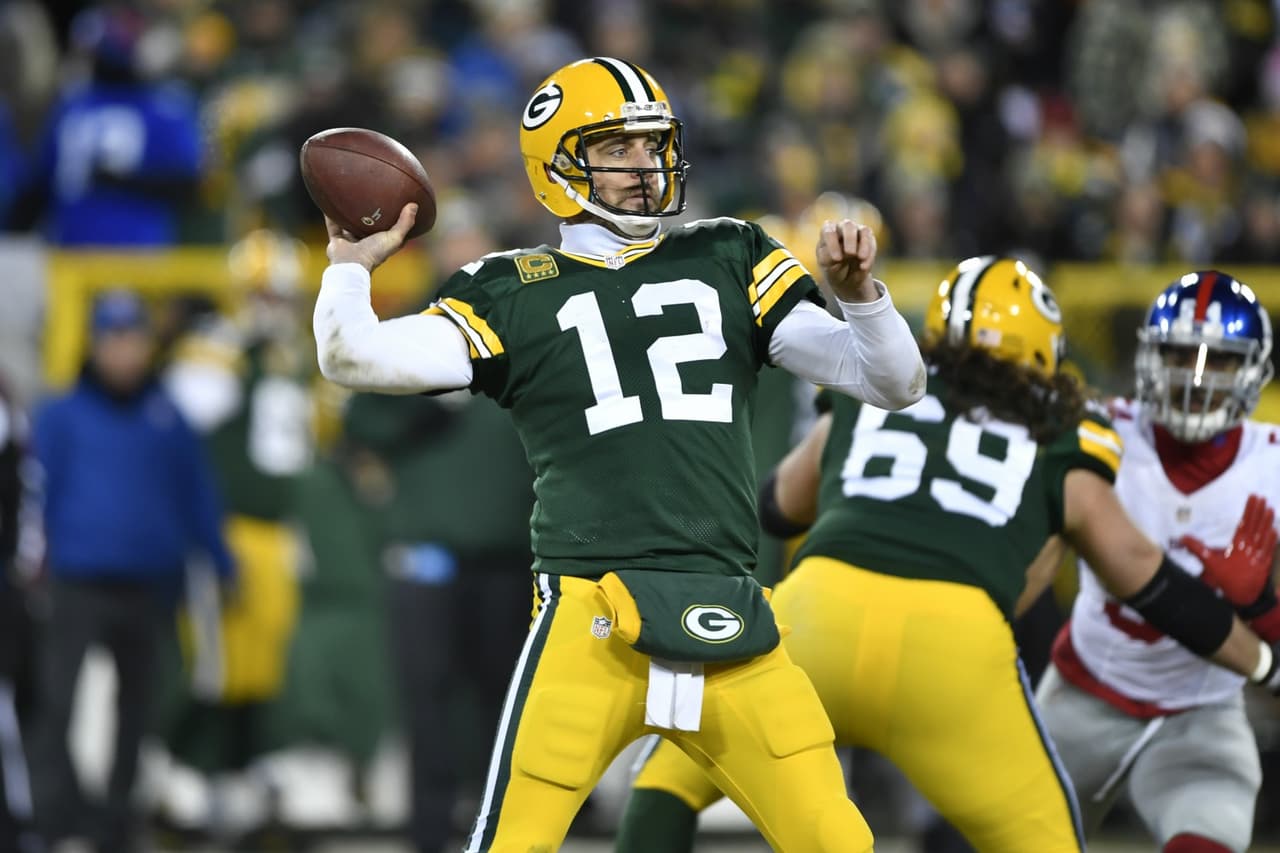 10. El QB de los
<a href="http://www.univision.com/deportes/nfl/green-bay-packers/" target="_blank"> Green Bay Packers</a>,
<b> Aaron Rodgers</b>, tuvo la segunda mitad de la temporada de ensueño y sólo los Falcons evitaron que llegara a otro Super Bowl.