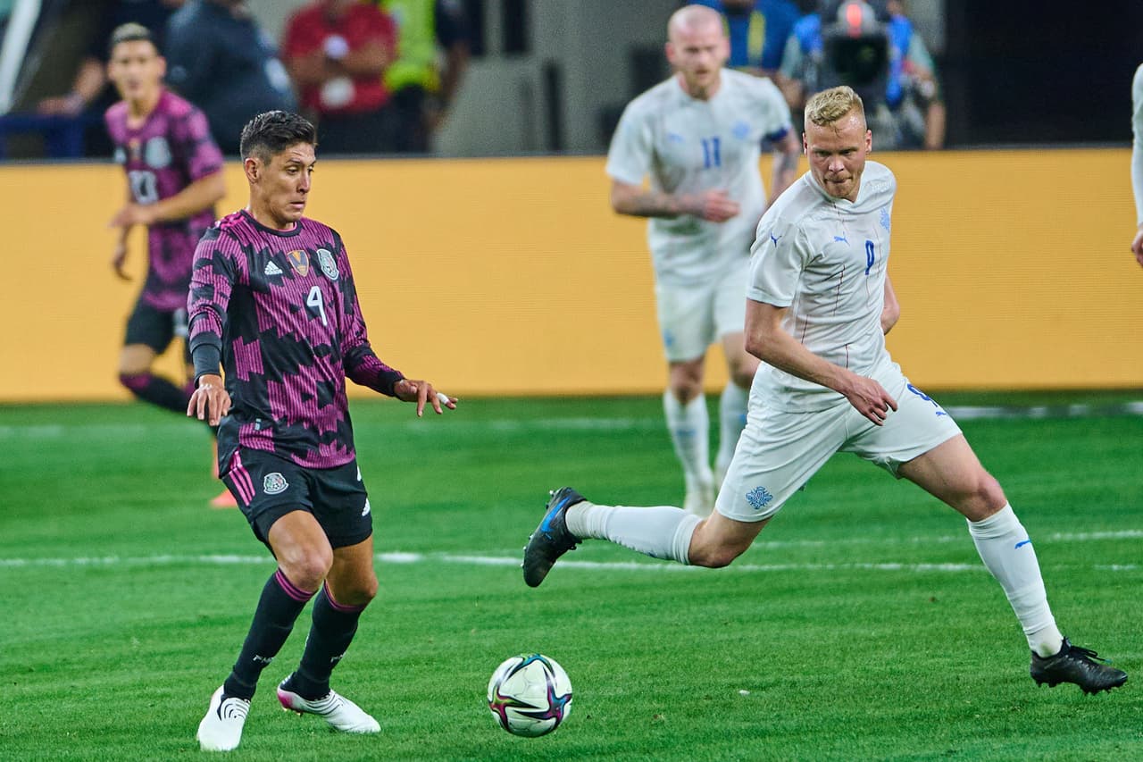 La selección mexicana derrotó a Islandia tras un primer tiempo que generó algunas dudas, pero en el complemento con ‘Chucky’ Lozano, Héctor Herrera, Néstor Araujo y Gerardo Arteaga, el partido se volvió todo del lado del Tri y se llevaron el triunfo.