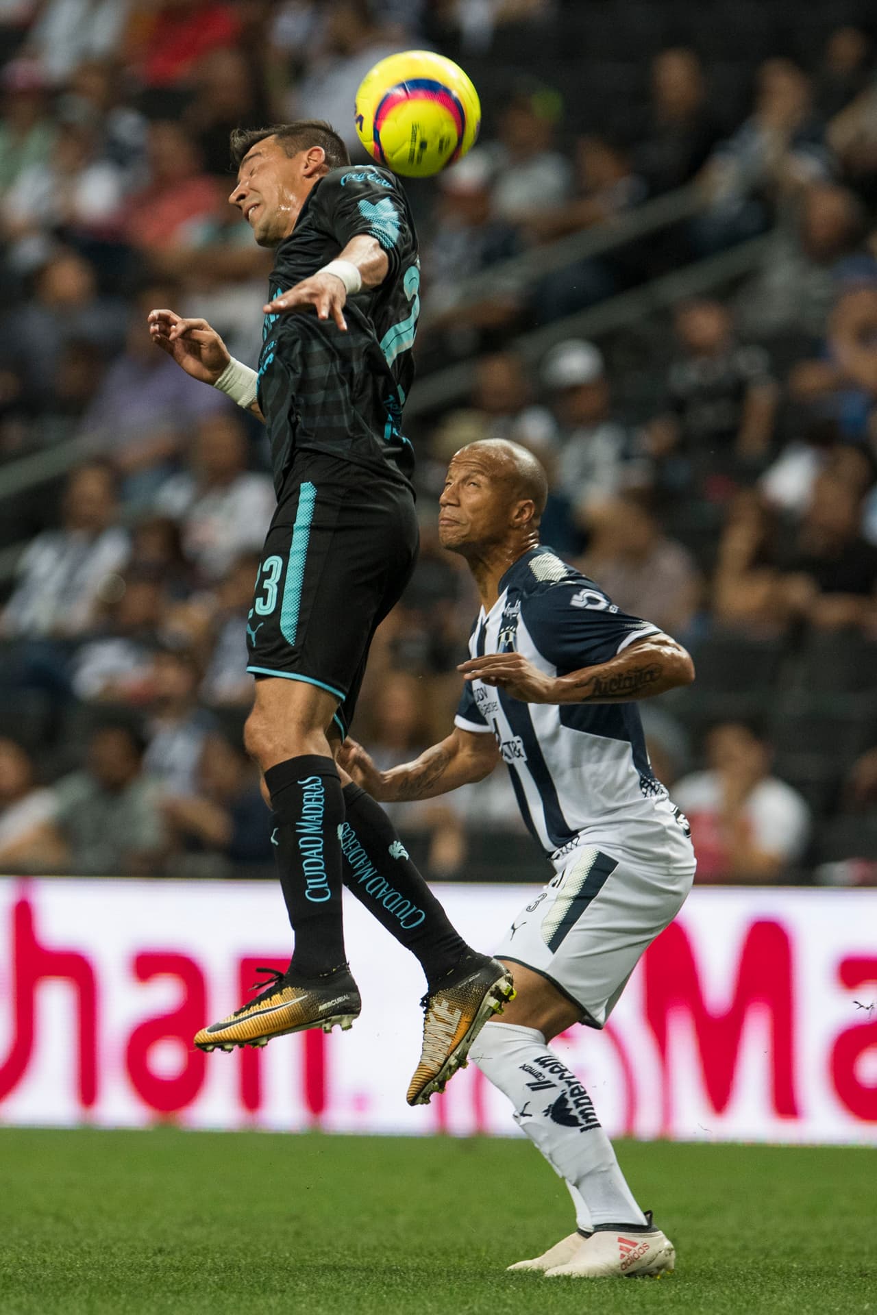 El empate no les bastó y Monterrey continúo ofendiendo al rival el resto del encuentro.