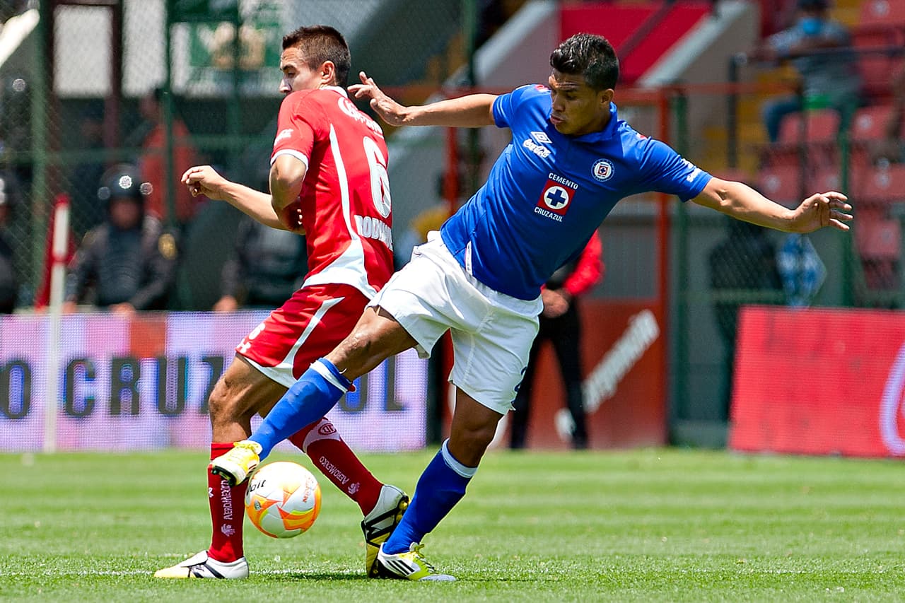 Sin embargo, esas buenas actuación llamaron la atención del River Plate y tal fue la insistencia del cuadro millonario, que el jugador acabó por ceder y abandonar la Liga MX.