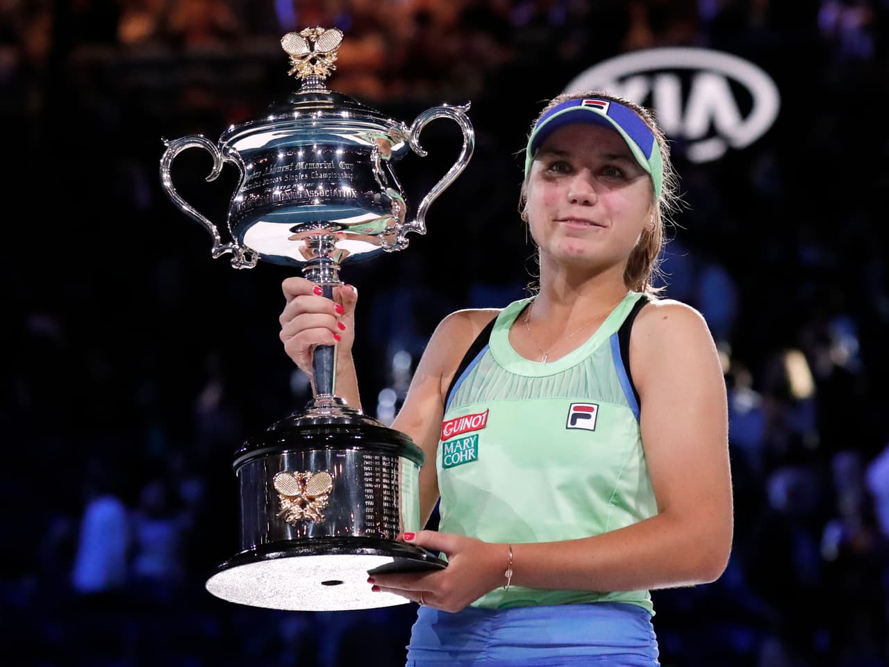 “Oficialmente, mi sueño se ha hecho realidad. Los sueños se hacen realidad. Así que, si tienen un sueño, vayan a por él y se hará realidad”, expresó la campeona más joven en Melbourne Park desde 2008.