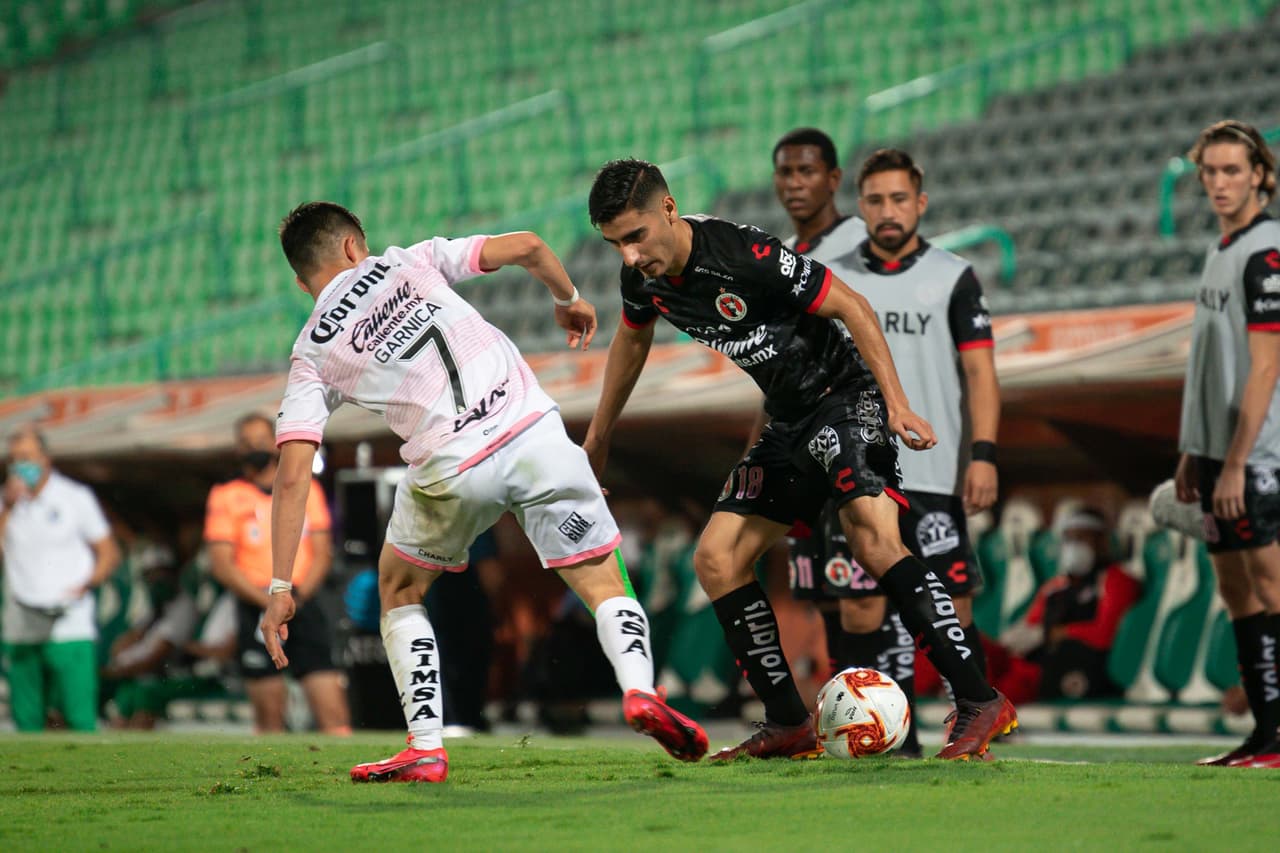 Con goles de Gael Sandoal y autogol de Vladimir Loroña santos vence y complica la clasificación de Xolos.