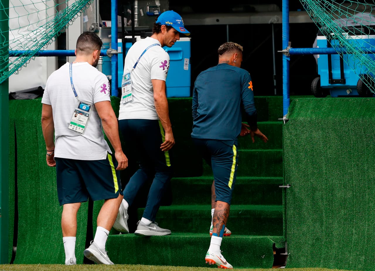 Según Lasmar, con su salida del entrenamiento el jugador fue preservado. La jornada la continuará con un trabajo especial bajo la supervisión de Mazziotti.