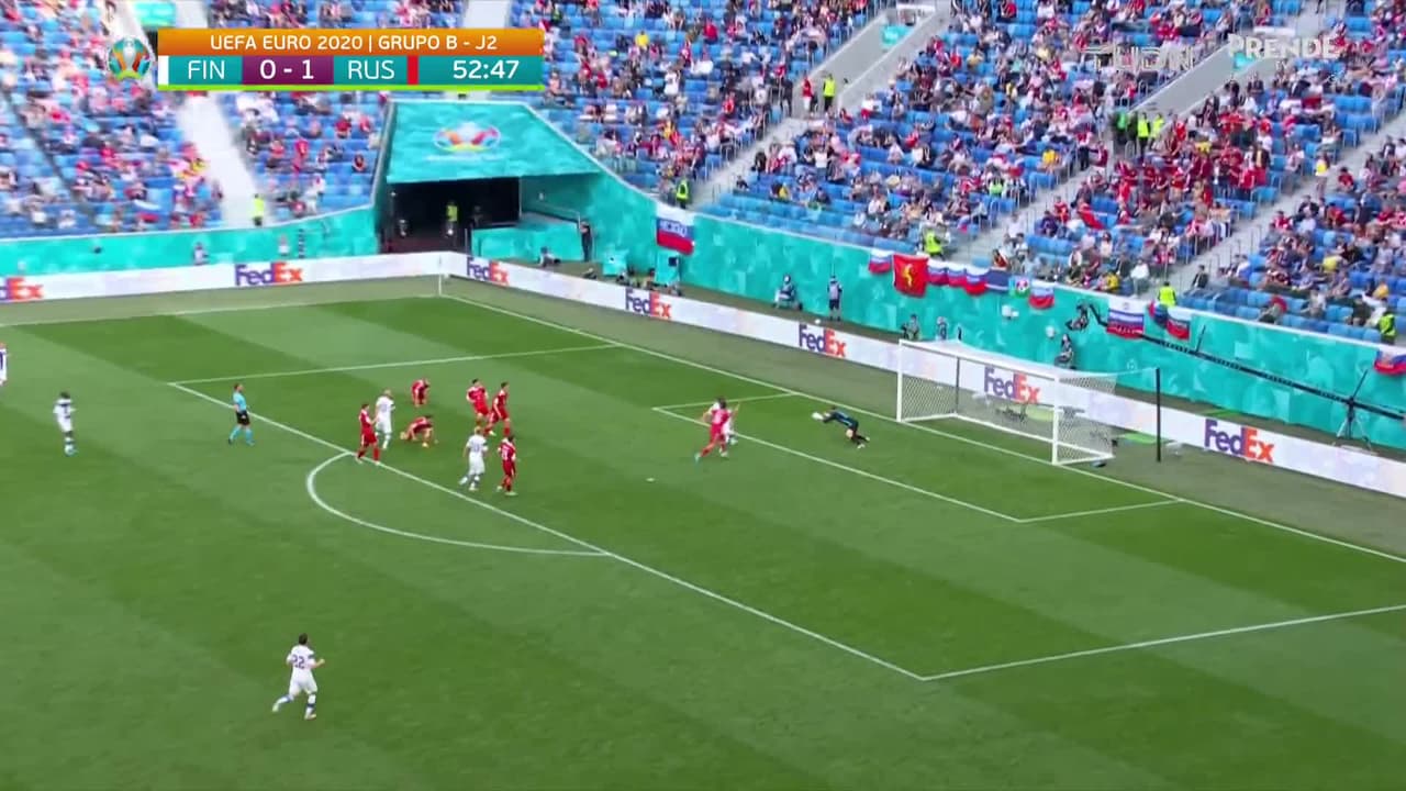 ¡TIRO ATAJADO! disparo por Teemu Pukki.