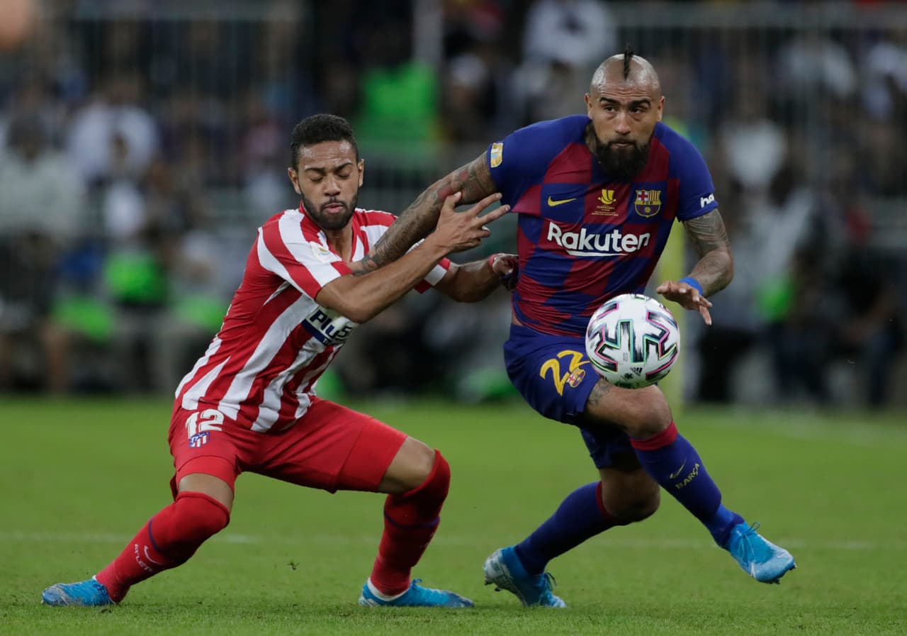 <b>¿Aceptaría Arturo Vidal jugar en el América?</b>
<br>- Si, feliz, yo creo que si.
<br>- Se ha manejado la versión de que el hoy futbolista del FC Barcelona podría fichar por el conjunto azulcrema.
