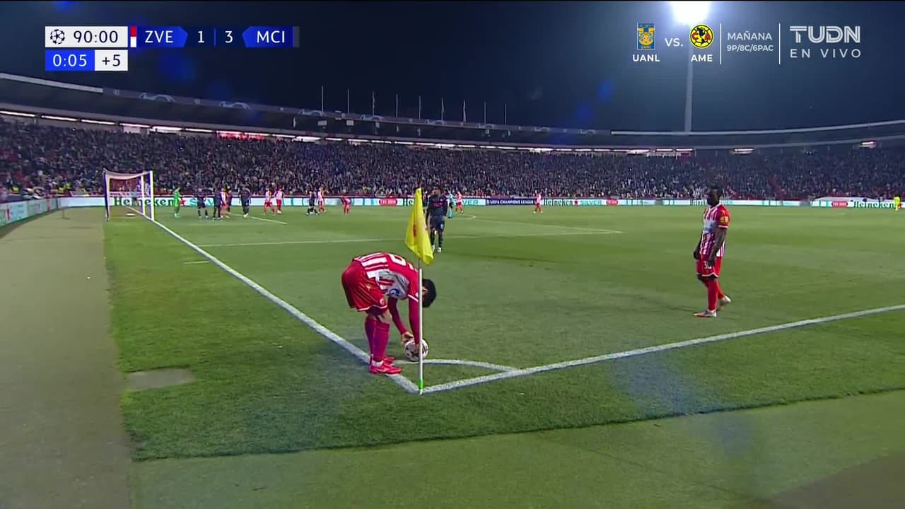 ¡GOL!  anota para Estrella Roja. Aleksandar Katai