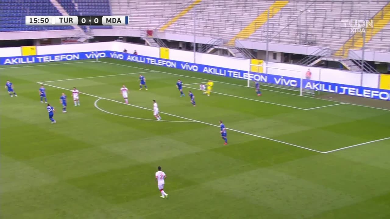 ¡TIRO ATAJADO! disparo por Burak Yilmaz.