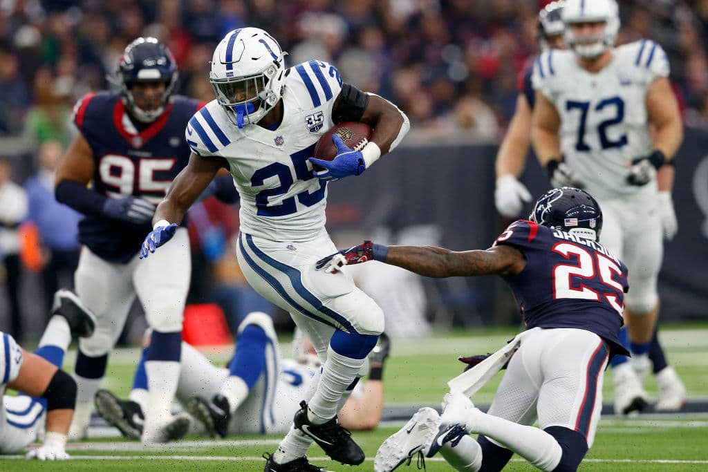 <b>Marlon Mack, RB Indianapolis</b>. Se despachó con 9 touchdowns, tuvo 195 acarreos y 908 yardas para impulsar a la ofensiva de los Colts.