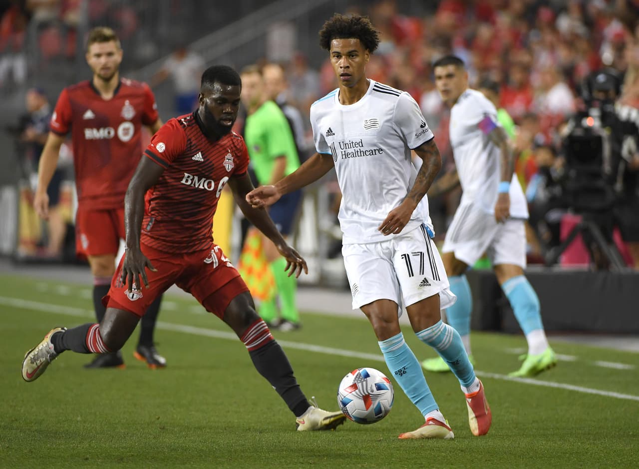 Tajon Buchanan anotó uno de los goles con los que New England Revolution derrotó a domicilio por 2-1 a Toronto FC.
<br>