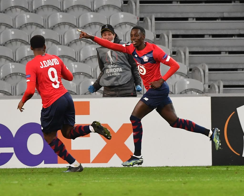 Timothy Weah (72’) adelantaba al conjunto francés; en la recta final del juego, Dusan Tadic (87’) marcó desde los once pasos para conseguir el empate y Brobbey (89’) dio la vuelta al marcador. El mexicano participó todo el encuentro. La vuelta se jugará el próximo 25 de febrero.