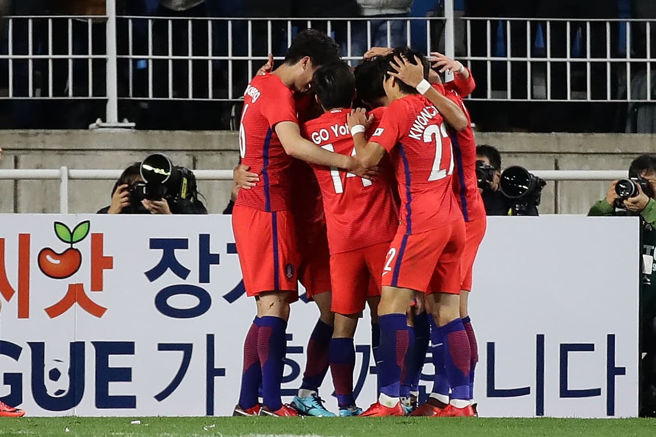 Sorprendían los surcoreanos ante una Colombia que, con los cambios, ya comenzaba a mostrar otra cara en Suwon.