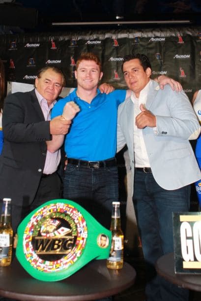Saúl “Canelo” Álvarez tiene listas sus maletas para viajar con su equipo de trabajo a San Diego, California, donde estará concentrado seis semanas para lograr una buena preparación que le permita vencer al cubano Erislandy Lara. (Foto: Canelo Promotions)