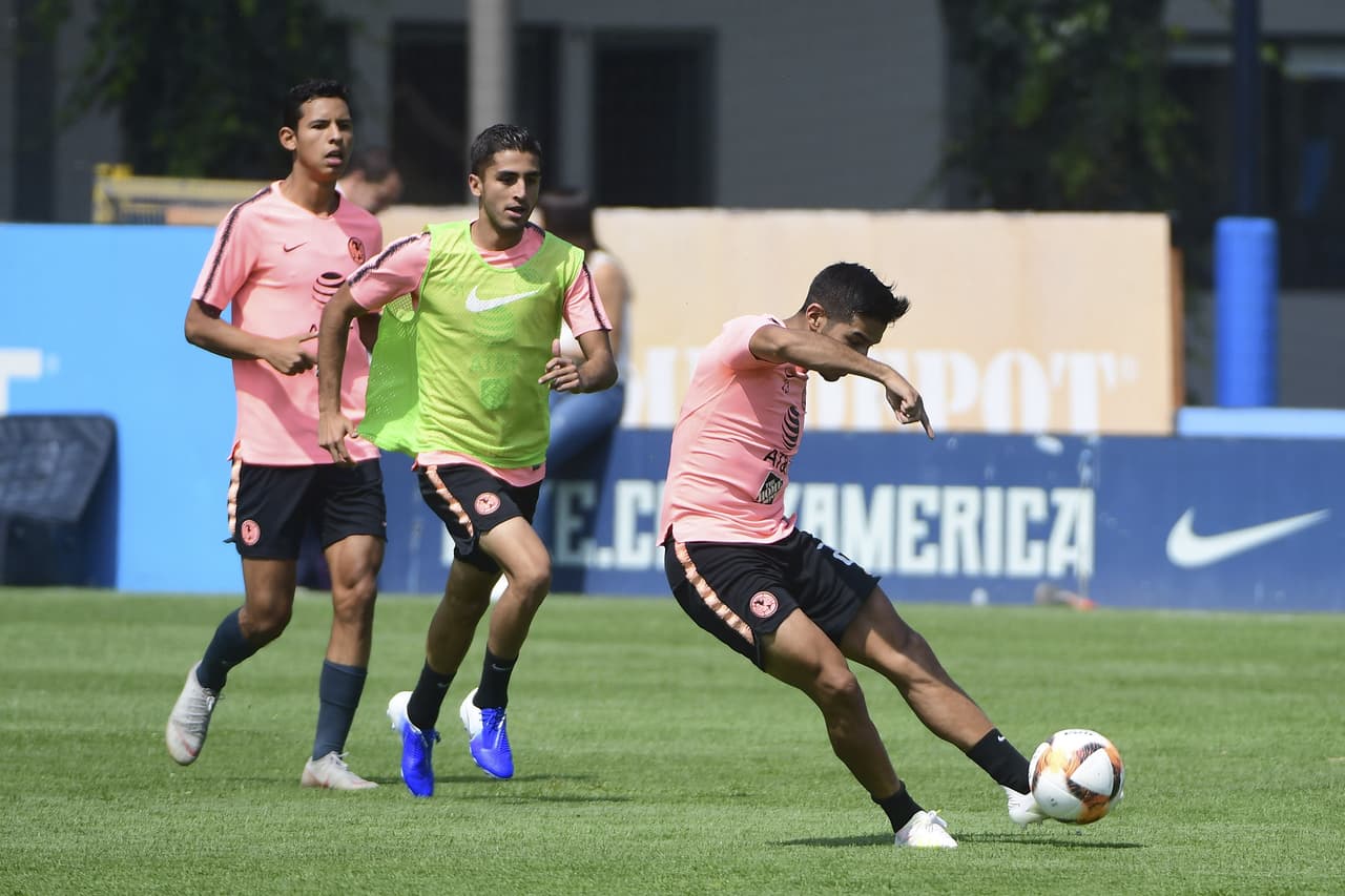 América confirmó la baja de Nicolás Benedetti y las lesiones de Nicolás Castillo y Oribe Peralta, pero sigue la evolución de Jérémy Menez y Roger Martínez que volvieron a la actividad en la Liga MX tras sus lesiones.