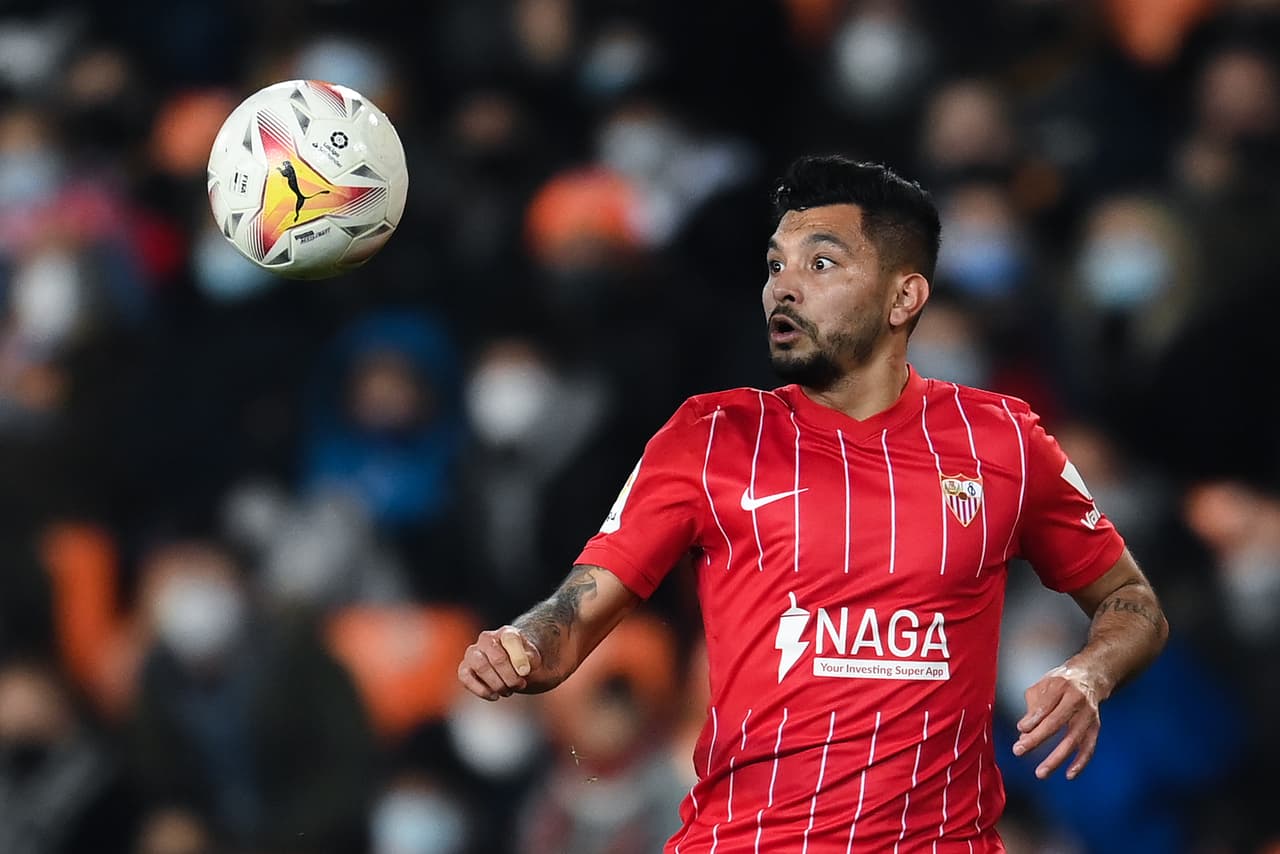 'Tecatito' Corona reaparecerá con el Sevilla ante el Espanyol