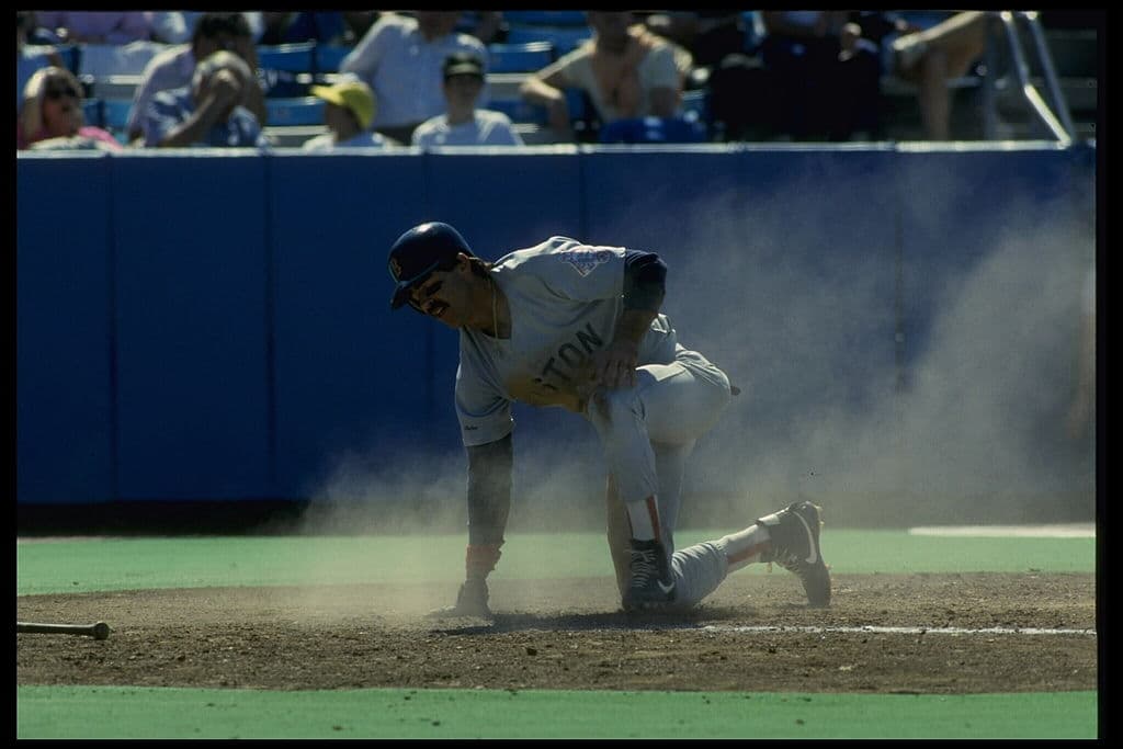Los Red Sox cayeron 8-5 en el Juego 7 y su sequía por ganar una Serie Mundial continuó hasta que lograron erradicar el maleficio en 2004.