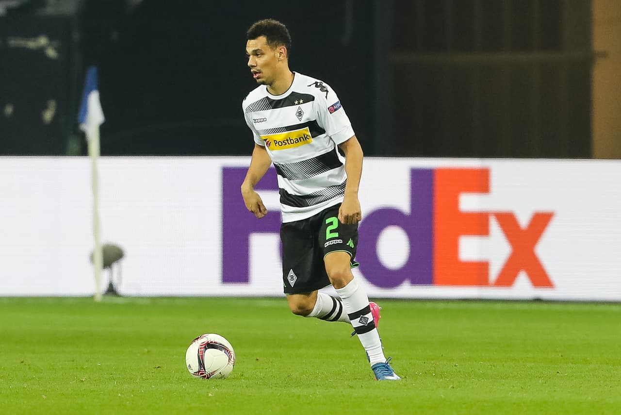 Este francés, además de ser central, también se puede desempeñar como lateral izquierdo.