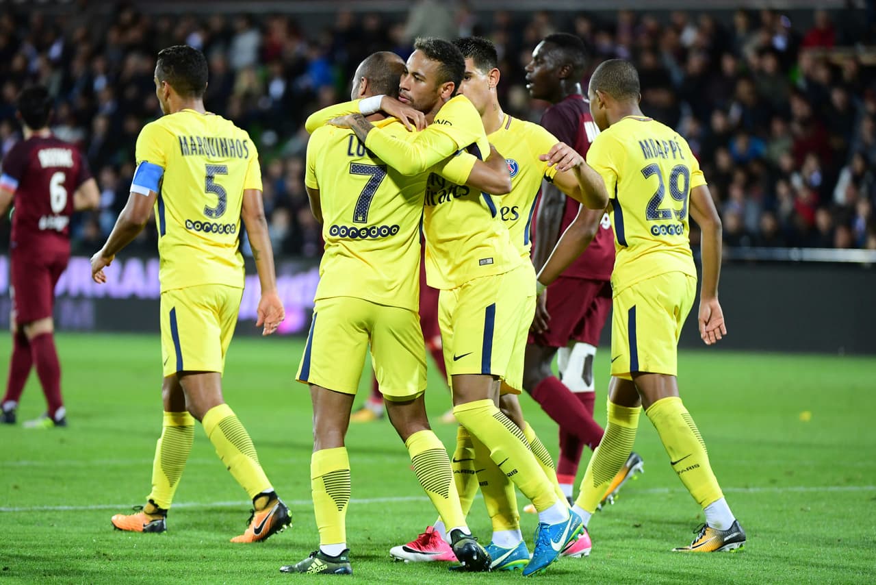 Con este triunfo, el PSG sigue en la cima de la Ligue 1 con 15 puntos a la espera de lo que haga el Mónaco en el derbi de la Costa Azul contra el Niza.